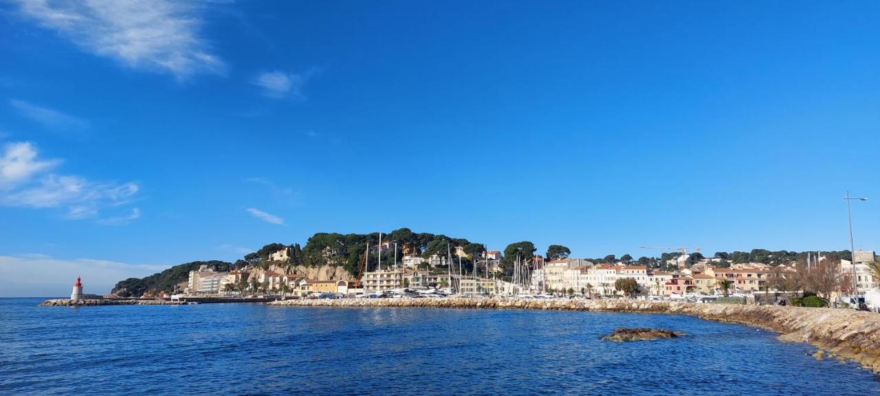 LumineuxT3 Centre-ville Parking Ascenseur Mer Plages Port à pied Location du Samedi au Samedi Sanary-sur-Mer Extérieur photo