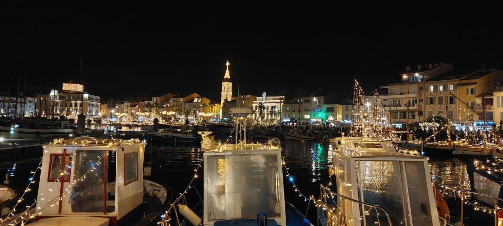 LumineuxT3 Centre-ville Parking Ascenseur Mer Plages Port à pied Location du Samedi au Samedi Sanary-sur-Mer Extérieur photo